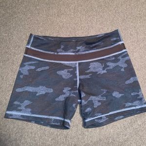 Lululemon blue camo biker shorts/spandex.
